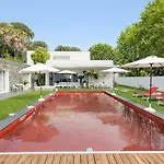 Willa Californienne D'exception Avec Piscine Rouge A