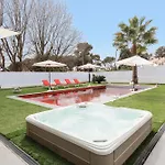 Californienne D'exception Avec Piscine Rouge A * Antibes