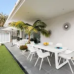 Villa Californienne D'exception Avec Piscine Rouge A Antibes
