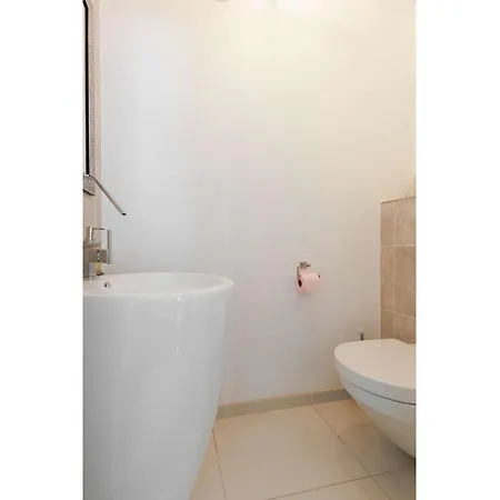 Villa Californienne D’exception Avec Piscine Rouge à