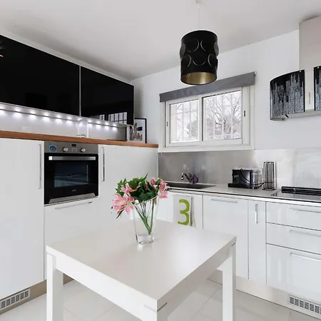 Villa Californienne D’exception Avec Piscine Rouge à *