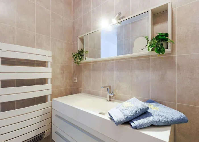 Californienne D'exception Avec Piscine Rouge A * 昂蒂布