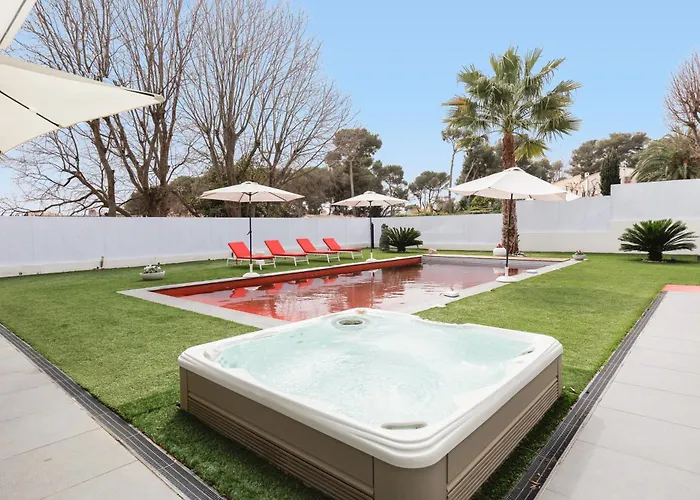 Californienne D'exception Avec Piscine Rouge A * 昂蒂布