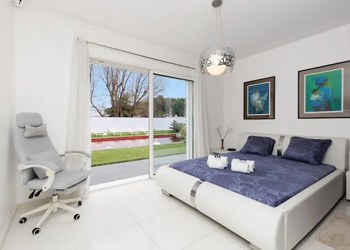 Californienne D'exception Avec Piscine Rouge A 别墅 昂蒂布