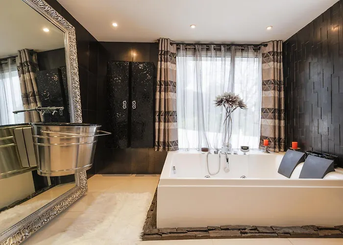 Californienne D'exception Avec Piscine Rouge A * 昂蒂布